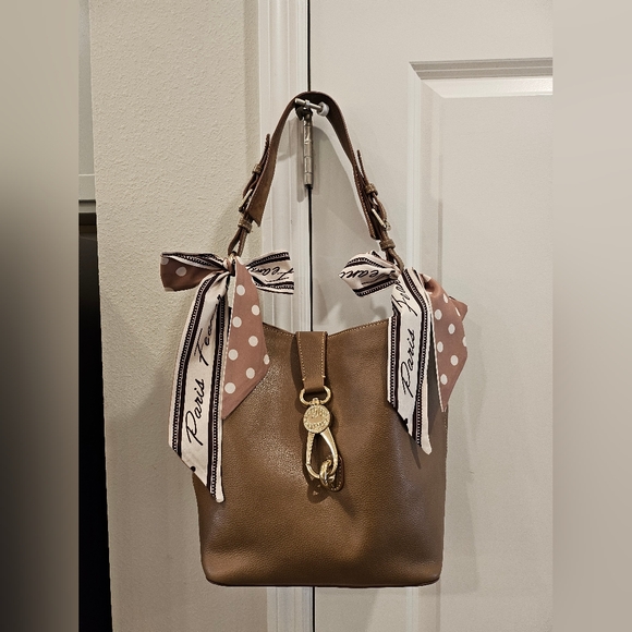 Dooney & Bourke Florentine Logo Lock Shoulder Bag- Excellently pre-loved. - Picture 3 of 14